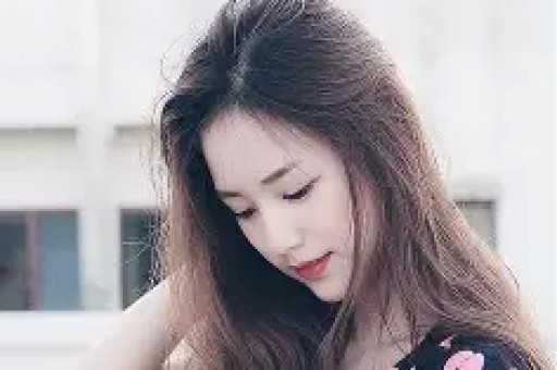 网红黄一鸣账号被封：从自曝未婚生女到遛狗冲突网红生涯大翻车