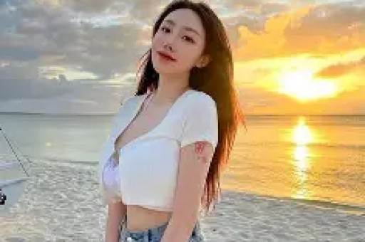 易易紫曝少数民族女星被经纪人潜规则：娱乐圈的权力游戏何时休